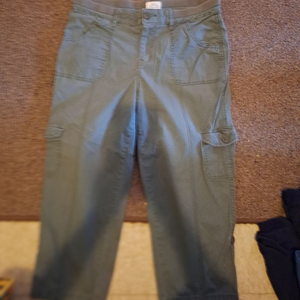 St John's bay Capri pants